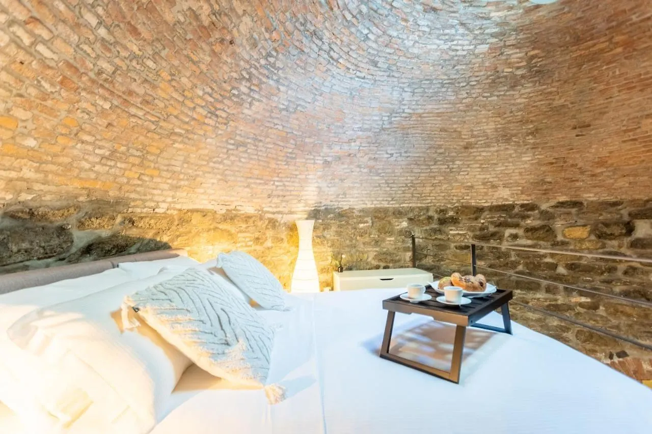 Ice Queen Chamber By Rent All Como Apartment