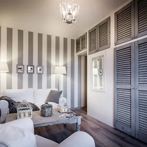 Unique View - Bymyhomeincomo Апартаменты