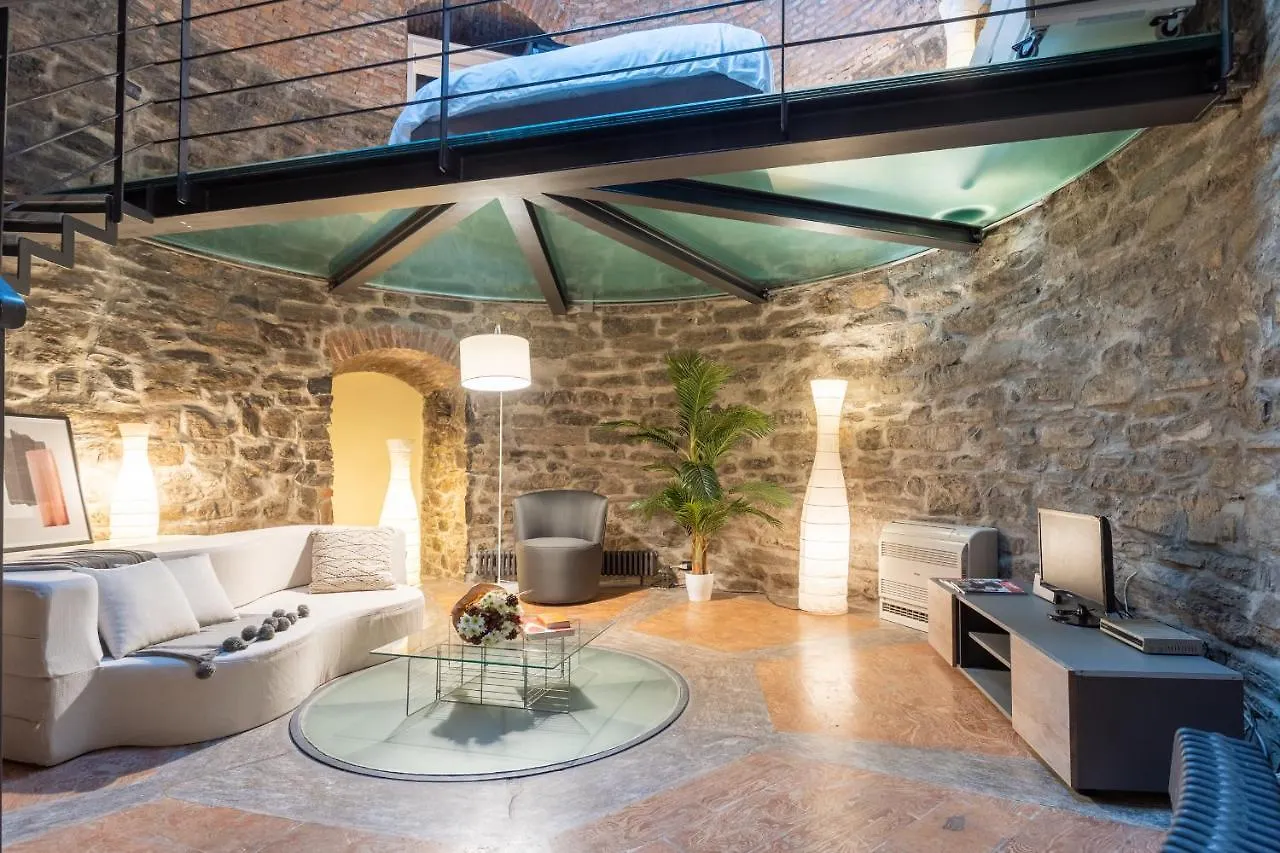 Ice Queen Chamber By Rent All Como Apartment