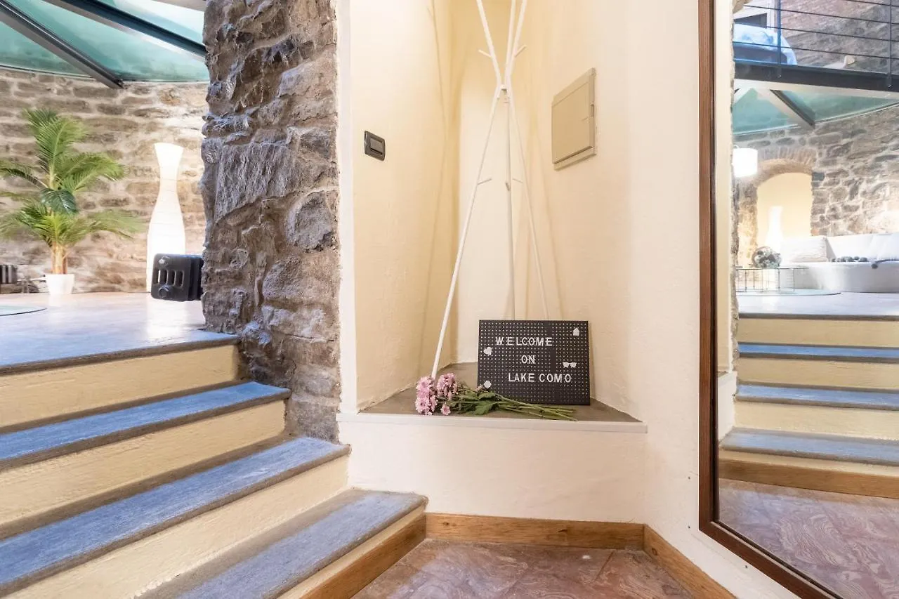 Ice Queen Chamber By Rent All Como Apartment