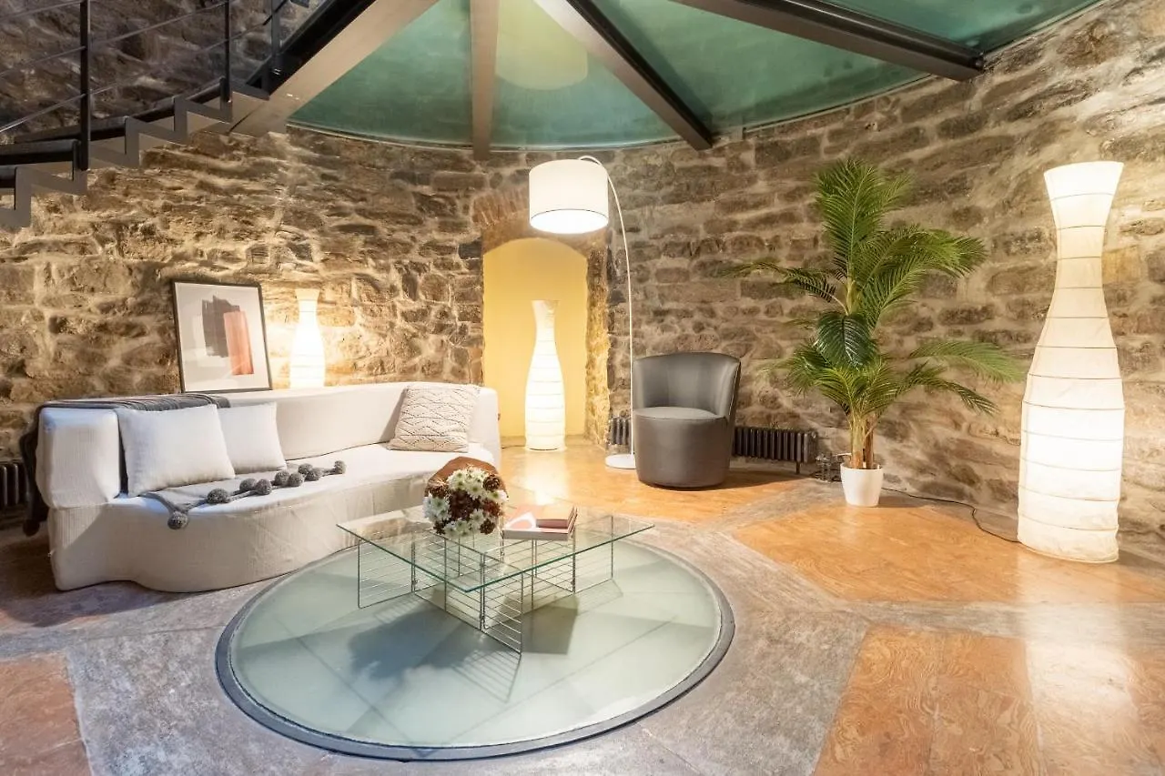 Ice Queen Chamber By Rent All Como Apartment
